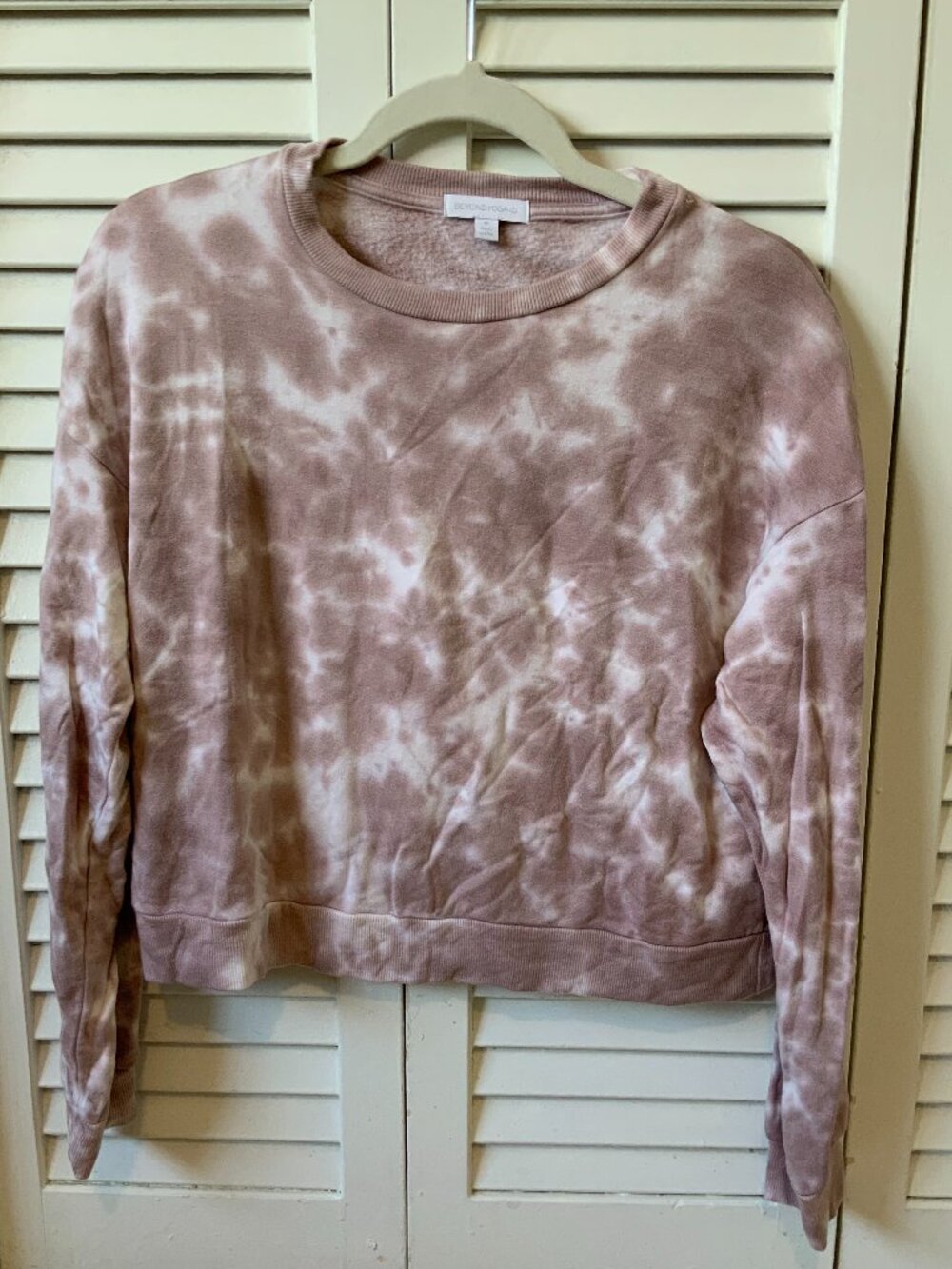 Beyond Yoga Tie Dye Cropped Sweatshirt Pink Size M